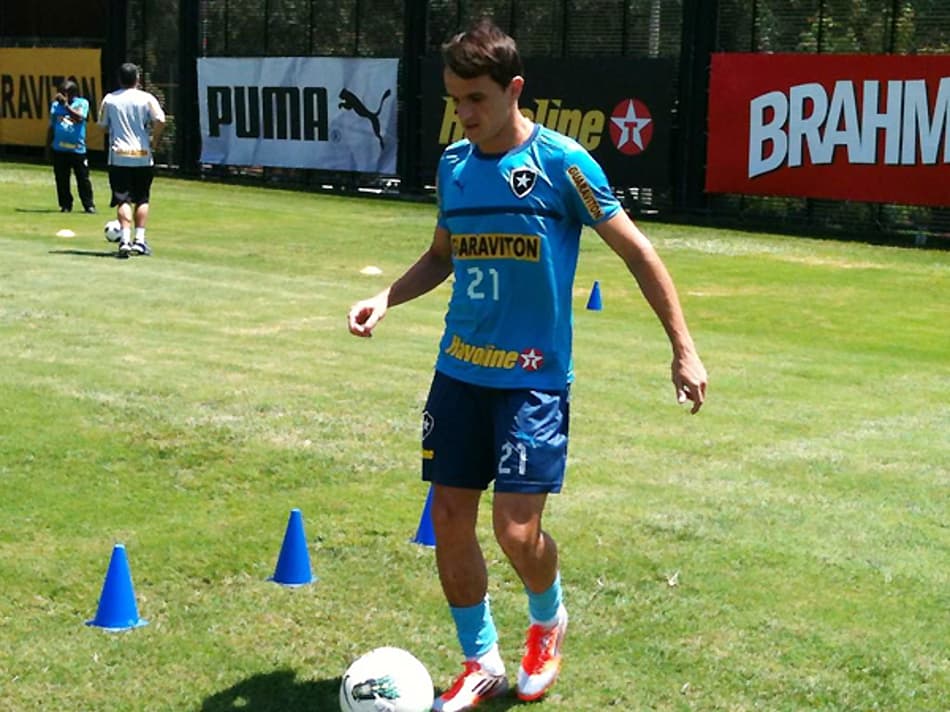 Após viagem com a Seleção, Lucas treina em General Severiano