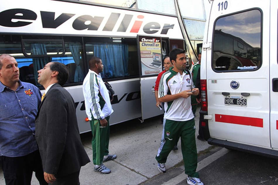 Elenco do Flu já se encontra no estádio do Arsenal