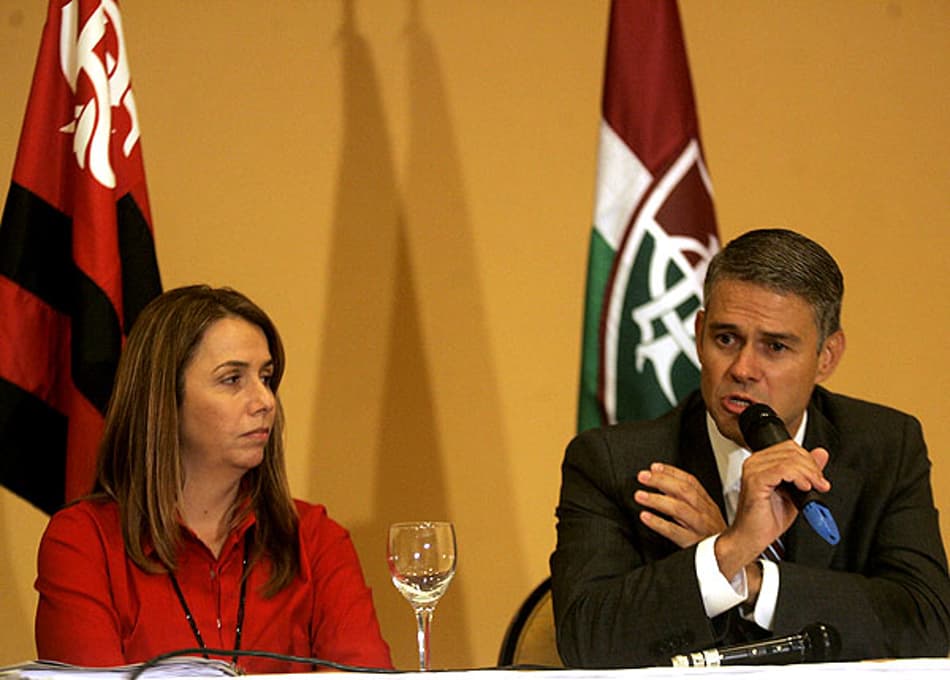 Contratação de Thiago Neves provoca racha entre Fla e Flu