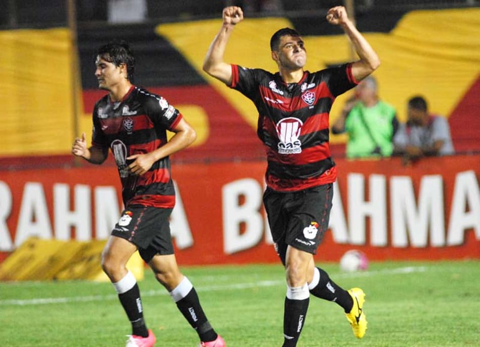 Série B: virada inacreditável mantém o Criciúma na ponta