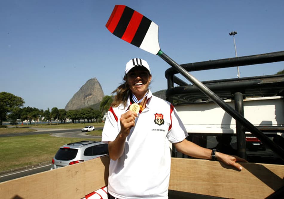 Fabiana Beltrame é recebida com carreata no Rio