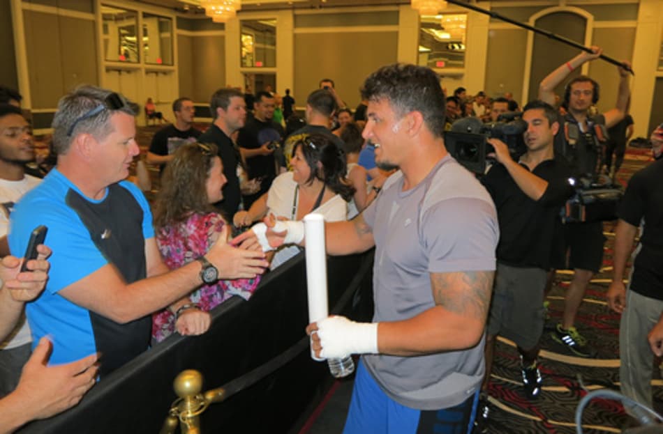 Lutadores sentem calor da torcida no UFC 146