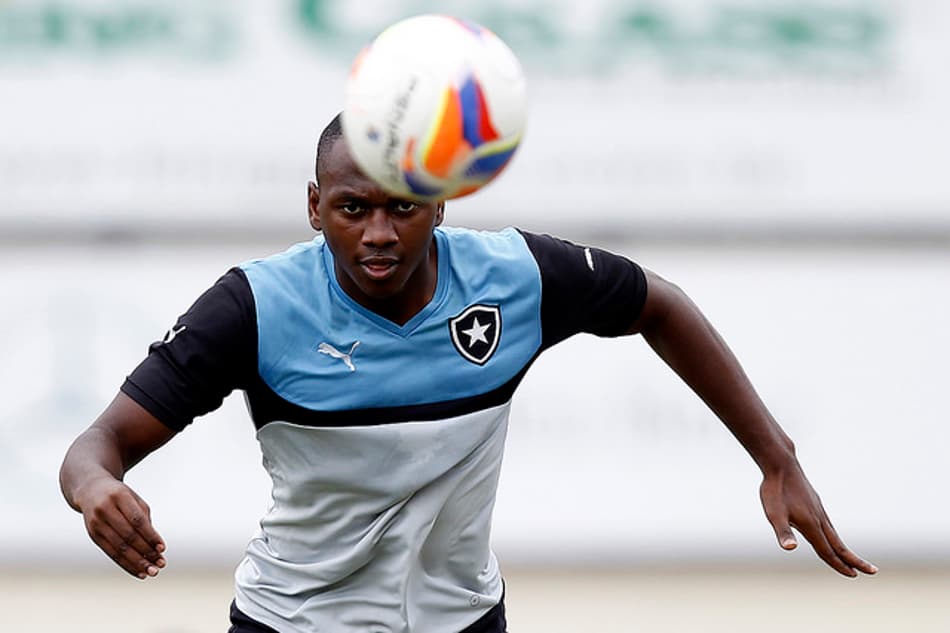 Ricardo Gomes traça esboço do time e mantém Sassá entre os titulares