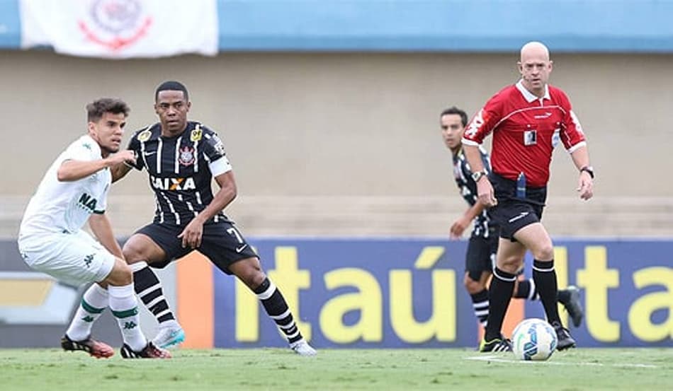 Árbitro que causou polêmicas em clássico mineiro apita Galo x Timão