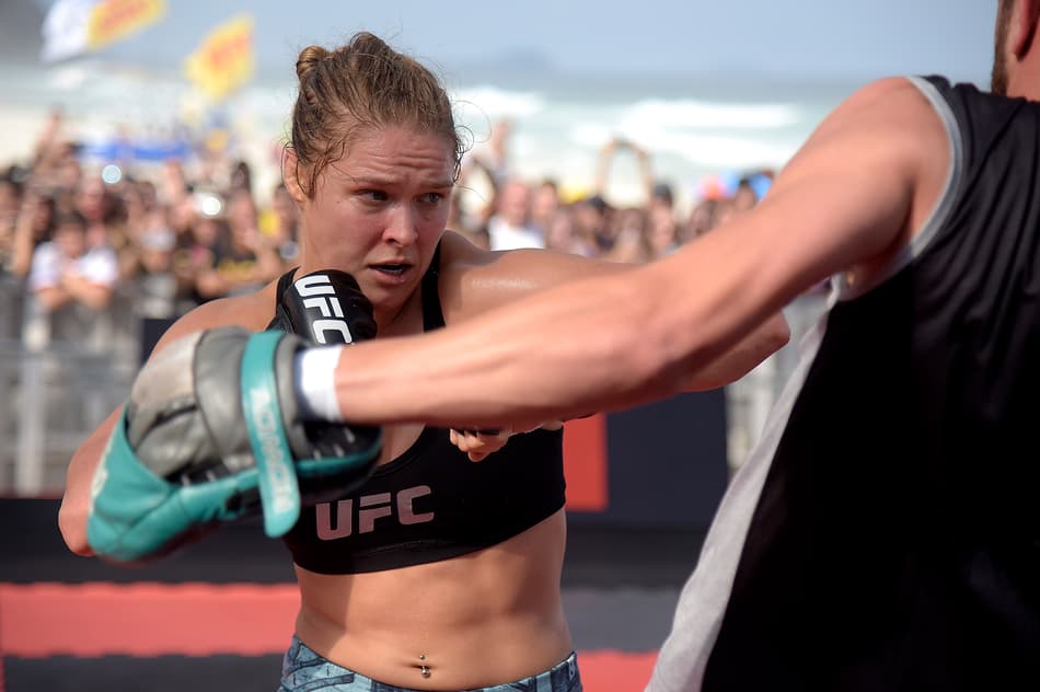Judô x Boxe? Treinador de Pacquiao prevê: Ronda vai destruir Holly Holm
