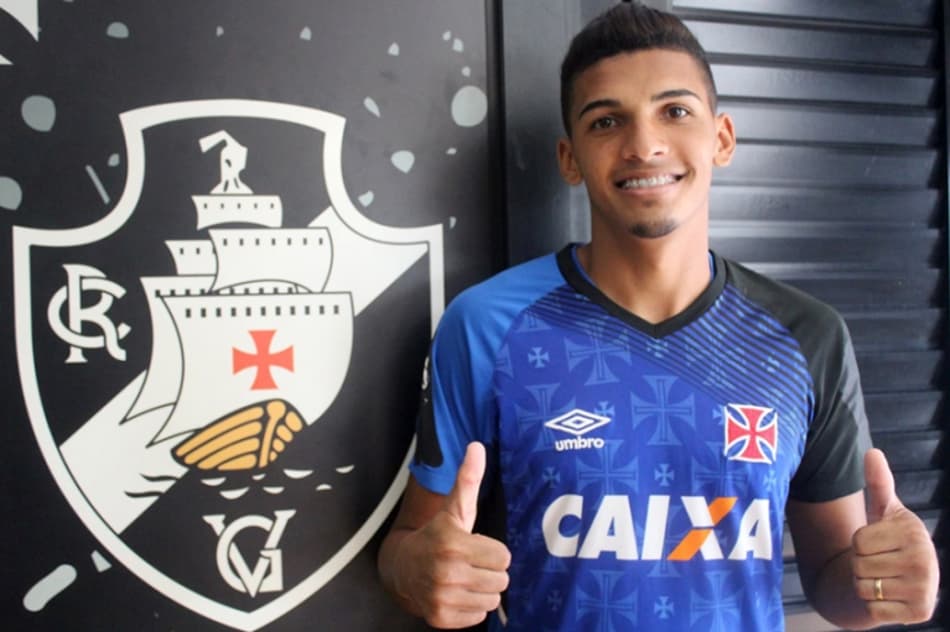 Vasco renova com zagueiro joia da base até o fim de 2016