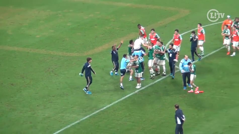 VÍDEO: Jogadores do Palmeiras fazem a festa após classificação na Copa do Brasil