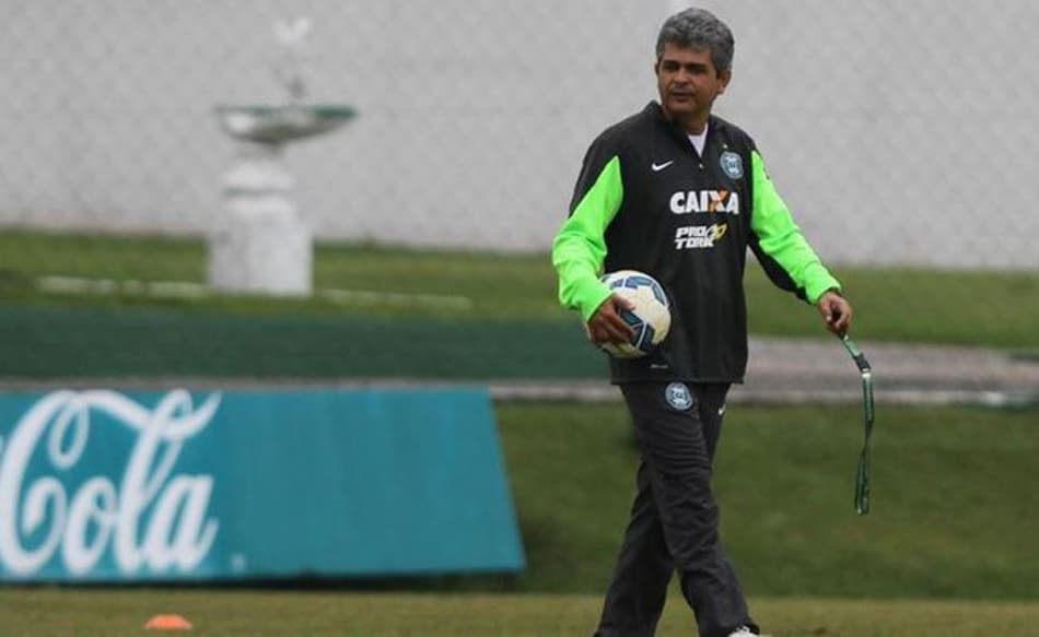Ney Franco avalia opções para substituir artilheiro do Coritiba