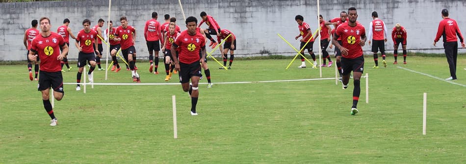 Sem Kempes e Ricardo Bueno, PC Gusmão esboça Joinville