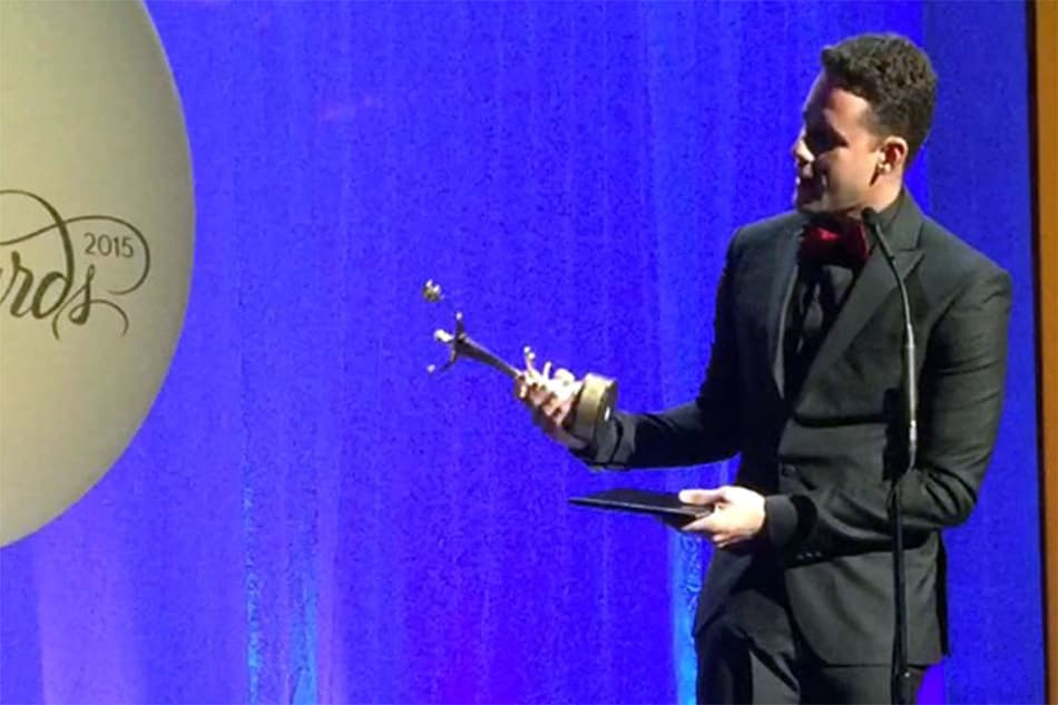 Thiago Pereira recebe prêmio de melhor atleta do ano das Américas