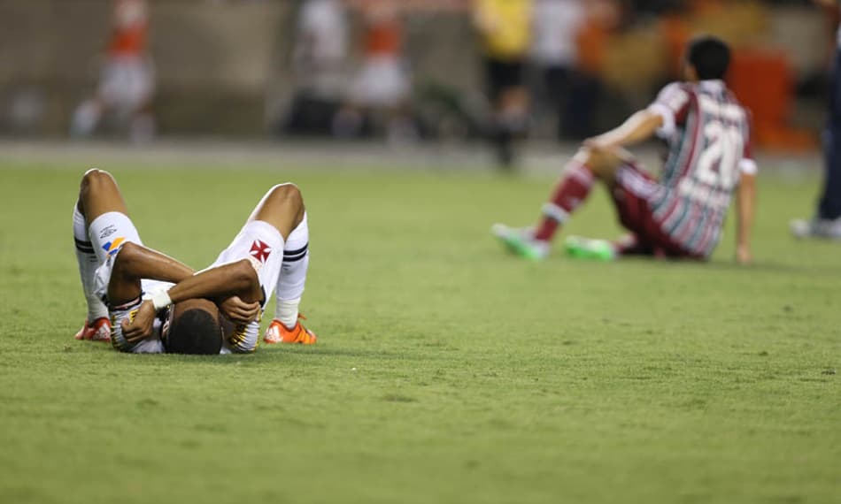 Após 'peneira', Madson elogia evolução da defesa do Vasco