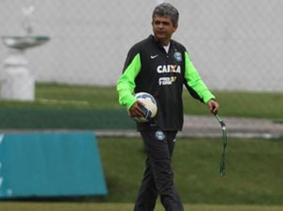 A cinco rodadas do fim do Brasileirão, Coritiba demite Ney Franco