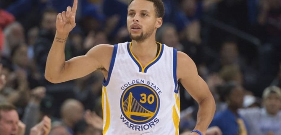 Em duelo de invictos, Warriors leva a melhor sobre o Clippers