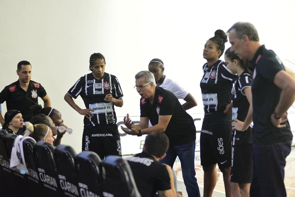 Corinthians/Americana volta aos trabalhos visando estreia na Liga