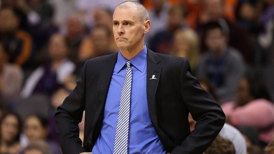 Mavericks estende contrato de Rick Carlisle por cinco anos