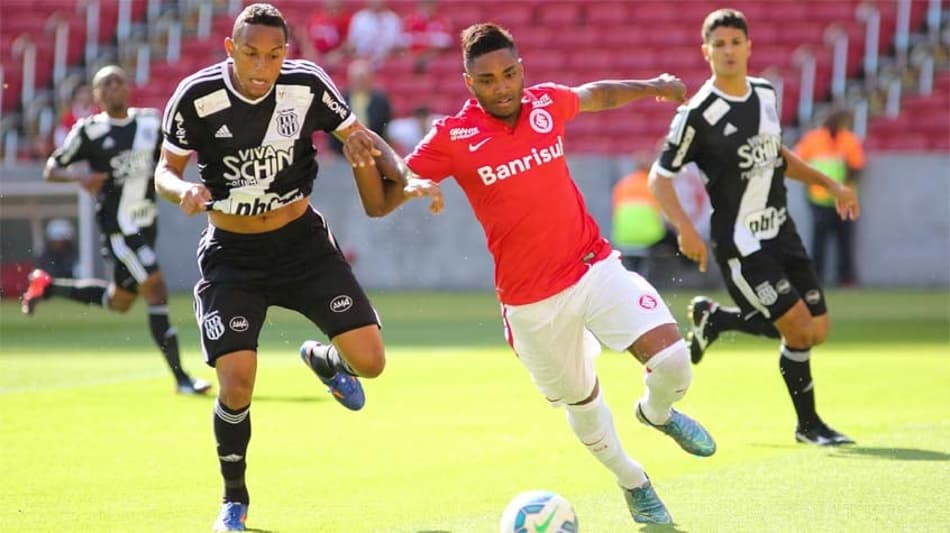 HOME - Internacional x Ponte Preta - Campeonato Brasileiro - Vitinho (Foto: Marcos Cunha/Freelancer/LANCE!Press)
