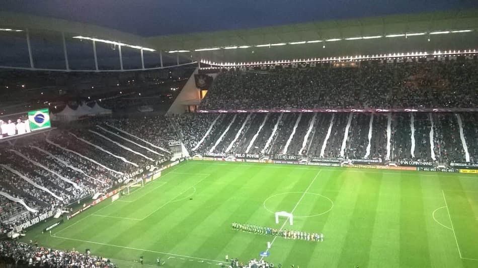 Arena Corinthians tem recorde de público em jogo entre Timão e Coxa