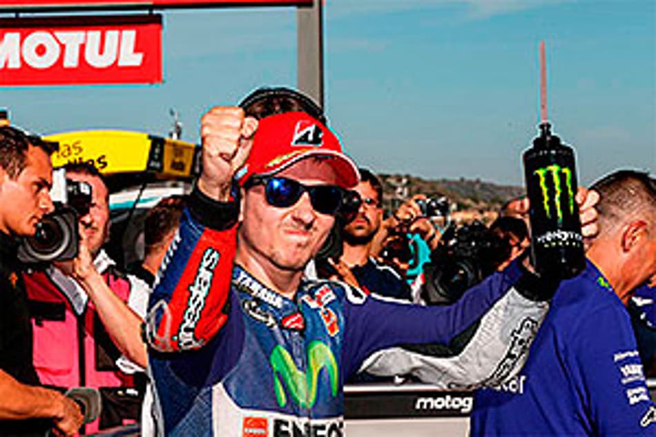 Lorenzo vence e garante título da MotoGP em tira-teima histórico com Rossi
