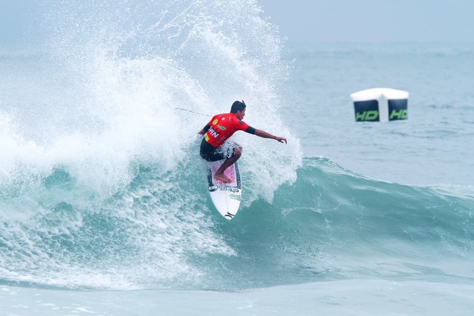 Pupo vence Davey Cathels e conquista título do QS de Maresias