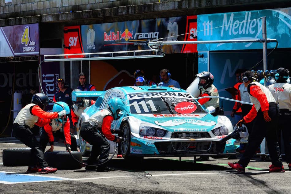 Barrichello vai ao pódio na etapa de Tarumã da Stock Car