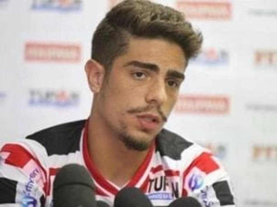 De olho em contratações sem custos, Botafogo sonda meia do Santa Cruz