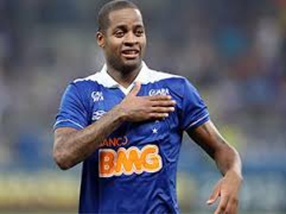 De volta! Dedé faz seu primeiro treino após se recuperar de lesão