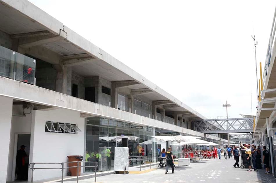 FOTOS – Em meio às obras, equipes já se preparam para o GP do Brasil, em Interlagos