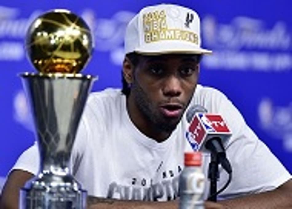 Para técnico do San Antonio Spurs, Kawhi Leonard pode ter impacto semelhante ao de Michael Jordan