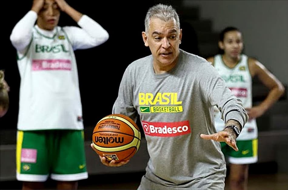 Técnico da Seleção feminina de basquete deixa o comando da equipe