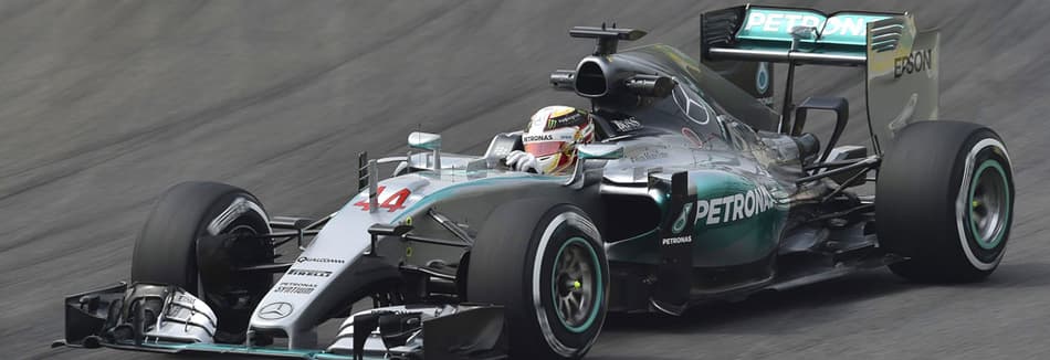 Os últimos serão os primeiros: Lewis Hamilton lidera primeira sessão em Interlagos
