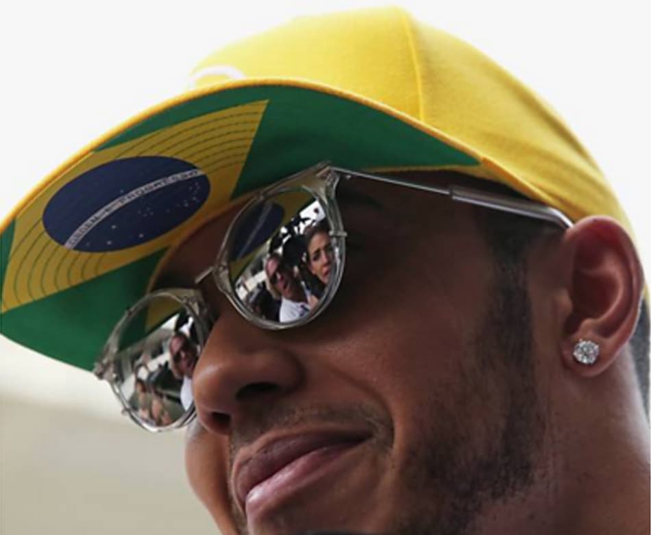 Villeneuve critica comportamento de Hamilton na fase final da temporada