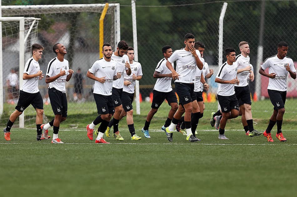 Com vantagem em só uma categoria, Santos vive dias de decisão na base