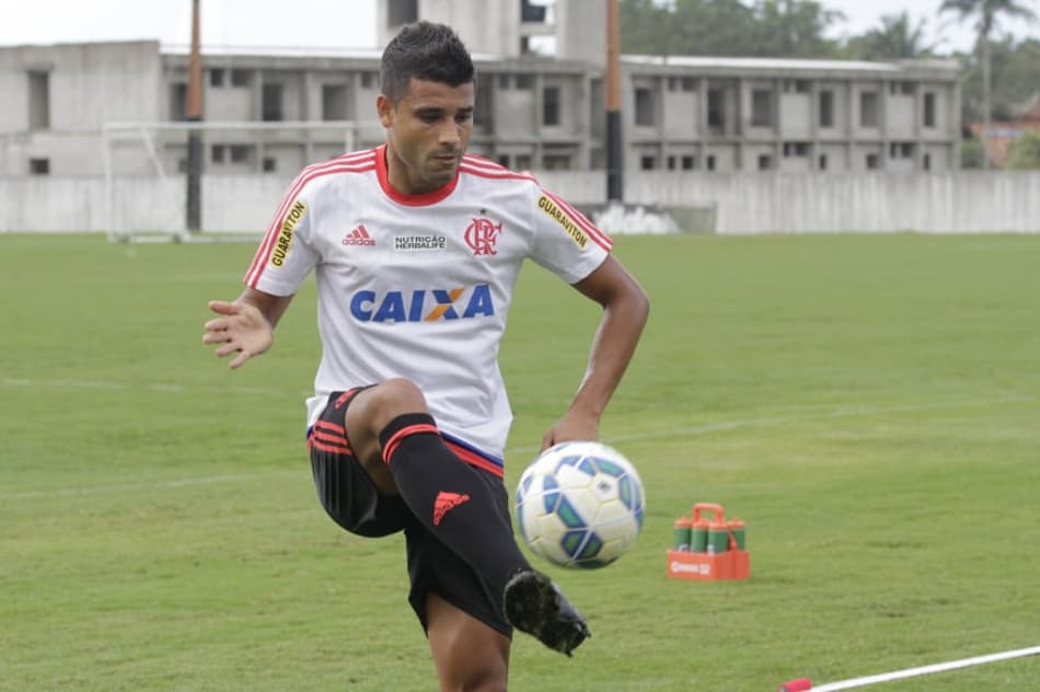 Ederson vai disputar jogo-treino com jovens para ganhar ritmo de jogo