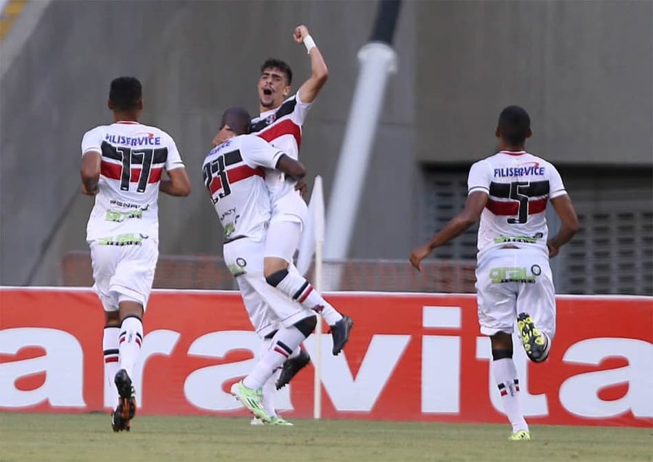 A derrota do Botafogo para o Santa Cruz em imagens (foto:Cleber Mendes/LANCE!Press)