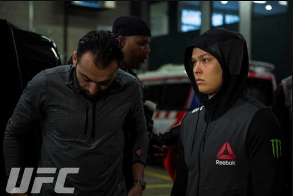 Mãe chama técnico de Ronda Rousey de idiota: ‘Espero que vá preso’