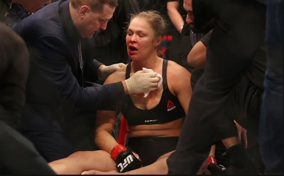 Trio de rivais ridiculariza derrota por nocaute de Ronda Rousey no UFC