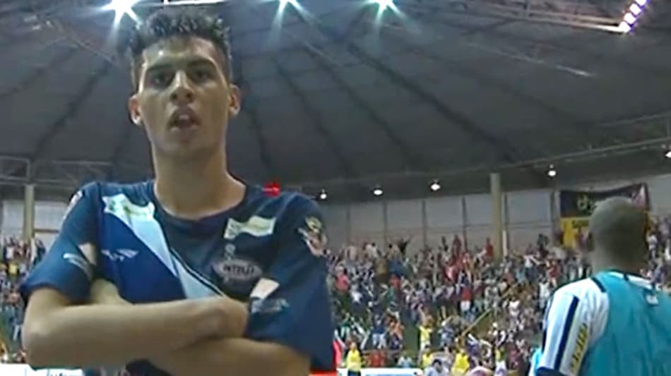 HOME - Intelli/Orlândia x Corinthians - Jogo de volta da semifinal da Liga Futsal - Douglas (Foto: Reprodução/Sportv)