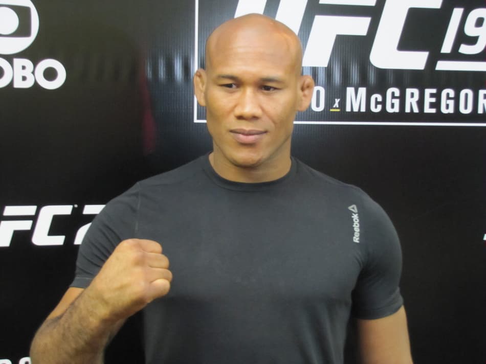 Jacaré espera chance pelo título do UFC: ‘Não quero saber de mi mi mi’