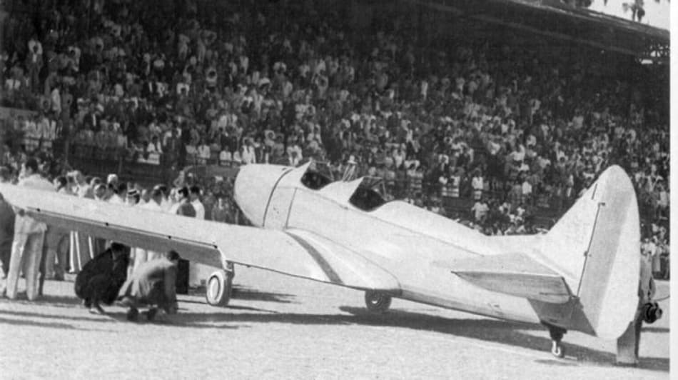 Sócios do Fluminense arrecadaram fundos para doar um avião para a FAB