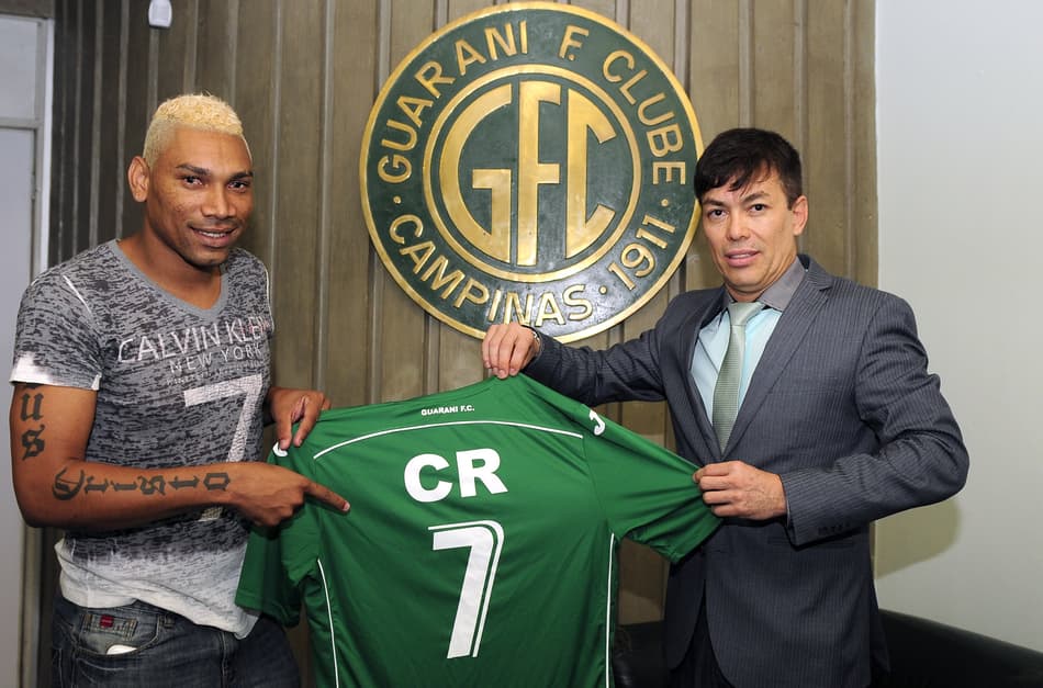 Galáctico! Caça-Rato chega ao Bugre para usar camisa com inscrição ‘CR7’