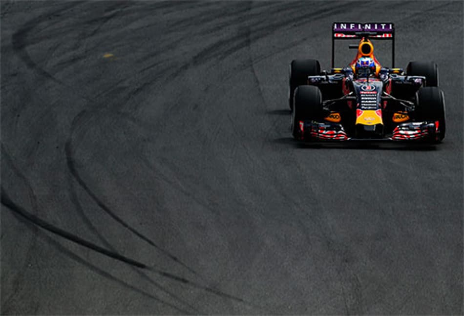 Massa: "Há muito por trás dos problemas de motores da Red Bull"