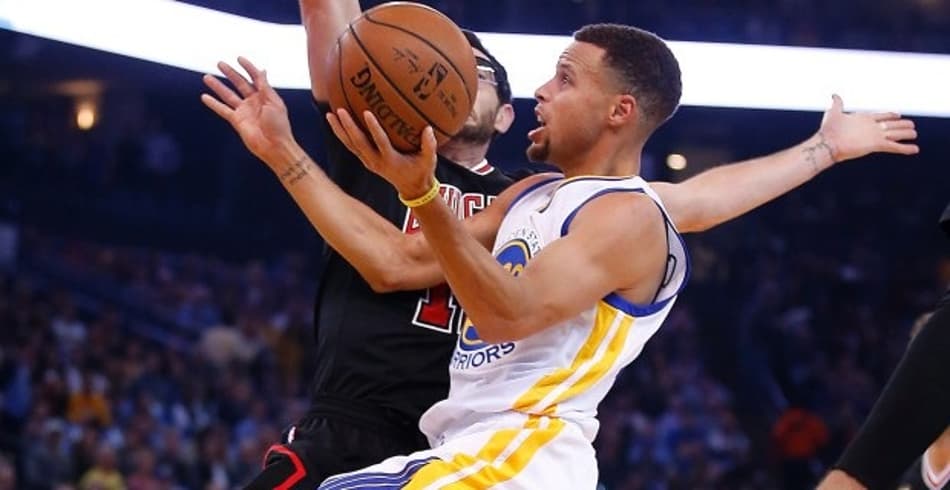 Warriors vence Bulls e fica a um triunfo do recorde da NBA