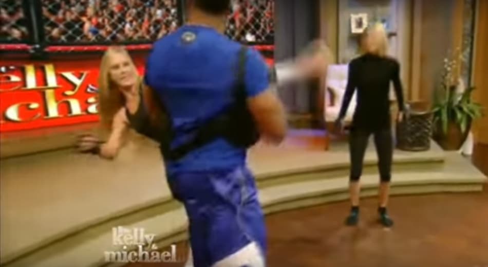 Holm revela ‘chororô’ antes de luta com Ronda e ensina golpe histórico