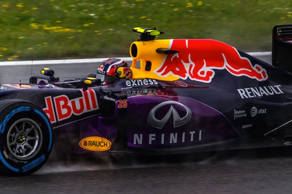 Red Bull decide voltar a usar motor antigo da Renault