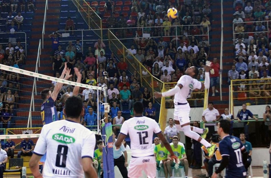 Atual campeão, Sada Cruzeiro vence Montes Claros em duelo mineiro na Superliga