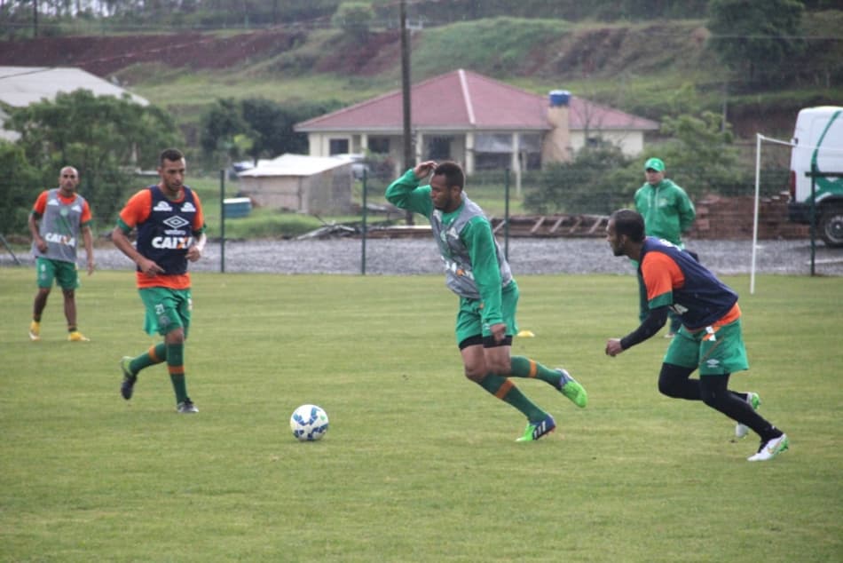 Há oito jogos sem perder, Chape tenta manter embalo no fim do Brasileiro