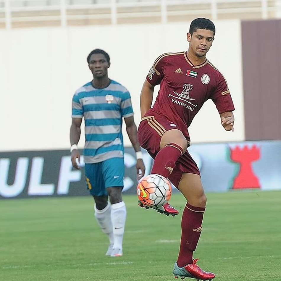 Ex-volante do São Paulo está a caminho do Cruzeiro, diz rádio