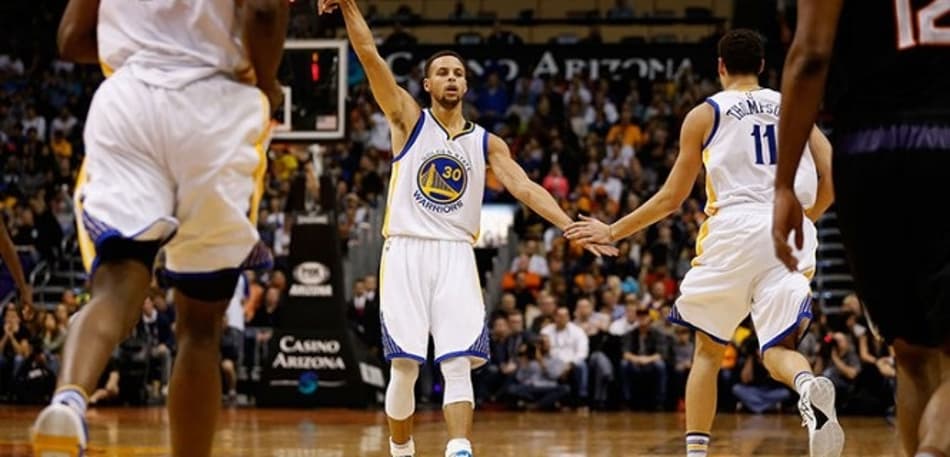 Warriors bate Suns e segue invicto na temporada