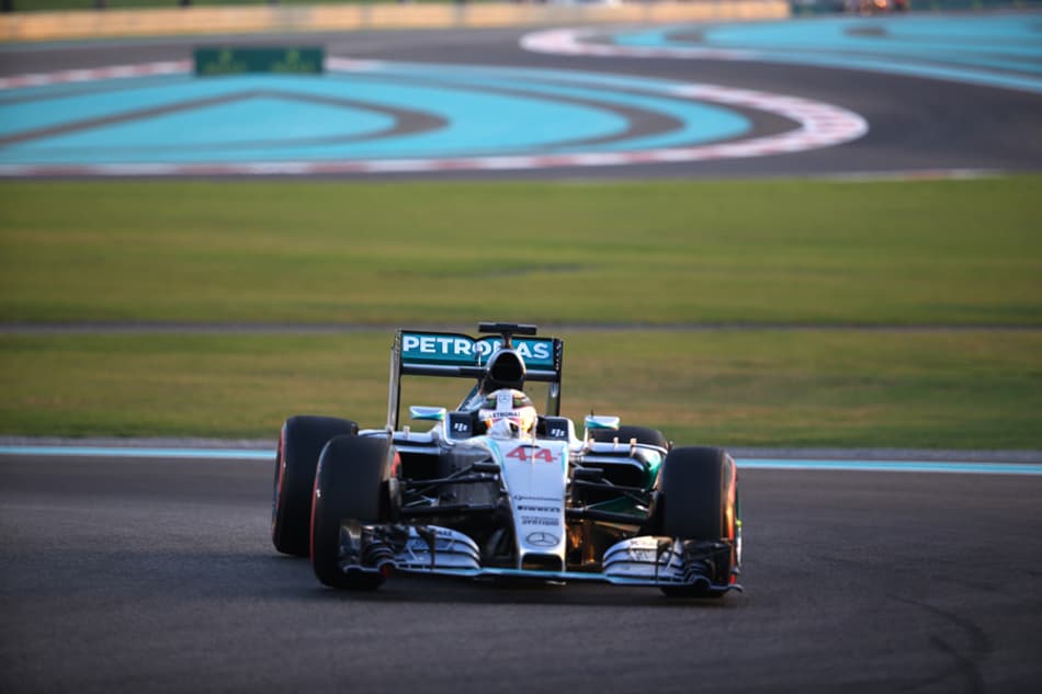 Lewis Hamilton: "Eu perdi meio segundo ao longo de 2015"