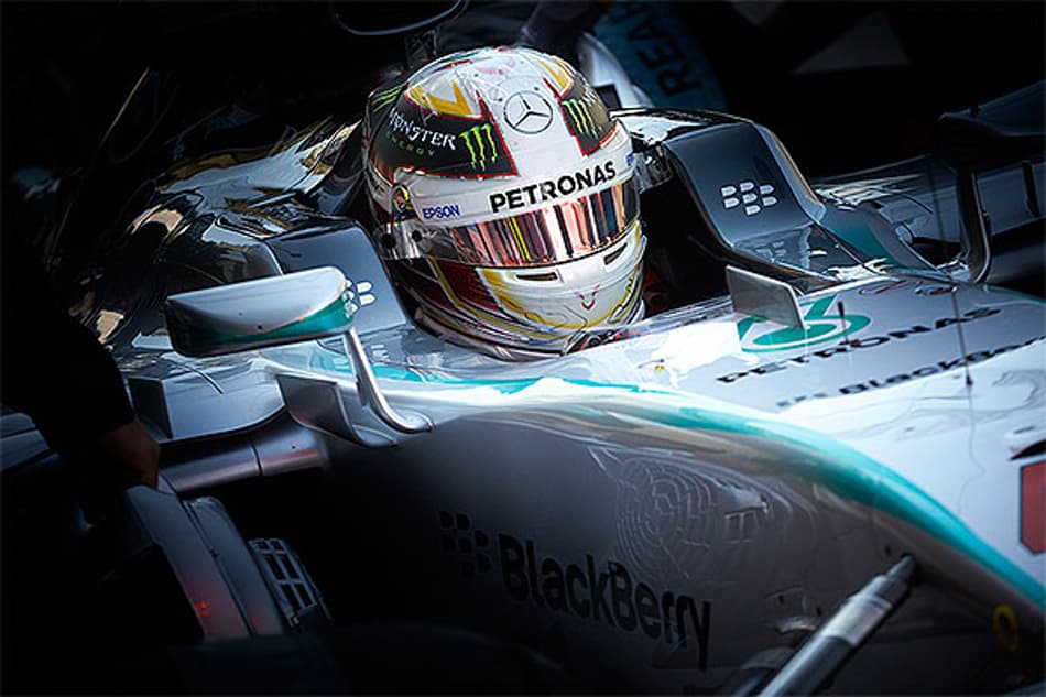 Mercedes paga quase 6 milhões de dólares de inscrição para 2016